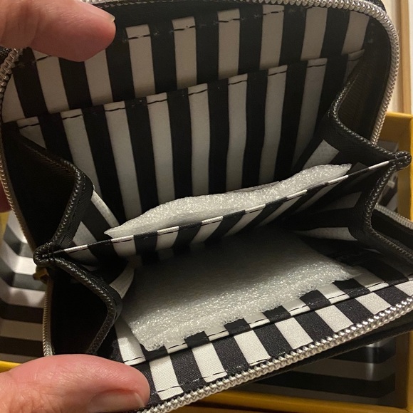 Marc Tetro Black Dog Print Wallet - Picture 3 of 6